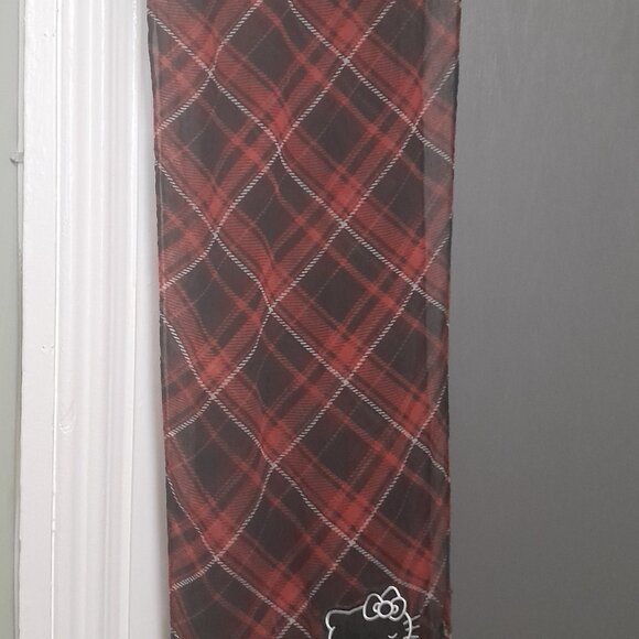 Hello Kitty Tartan Scarf - Picture 4 of 4